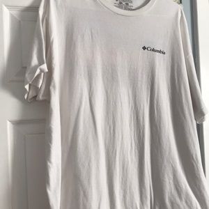 Columbia t shirt